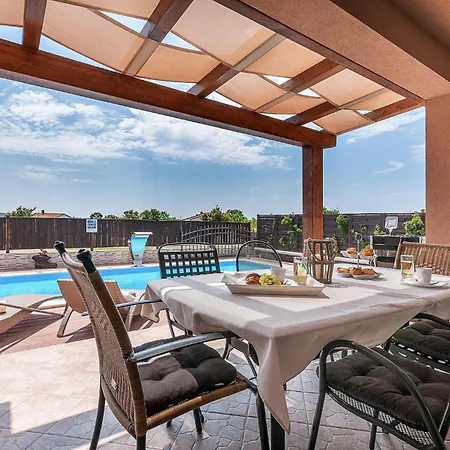 Holiday home Magnolia Pula